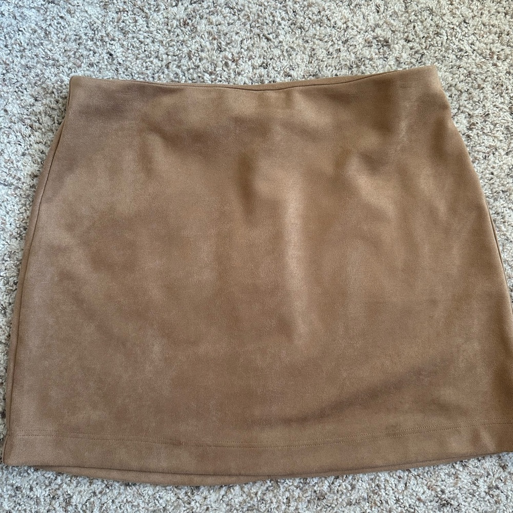 🎉2xHost Pick🎉 Pink Lily Faux Suede Mini Skirt